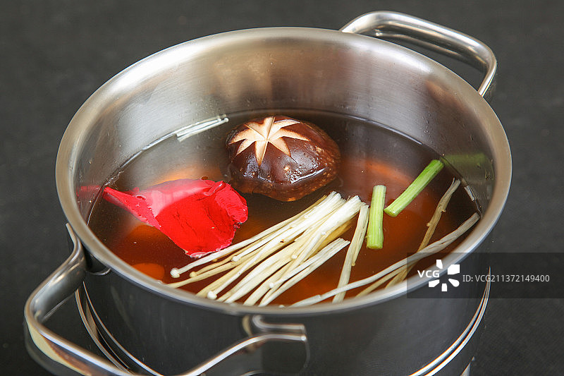 中餐美食-火锅汤底图片素材