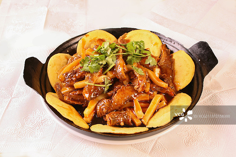 中餐美食-小黄鱼贴饼子图片素材