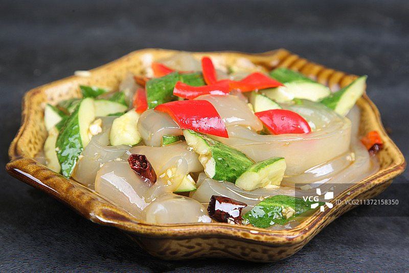 中餐美食-黄瓜拌拉皮图片素材