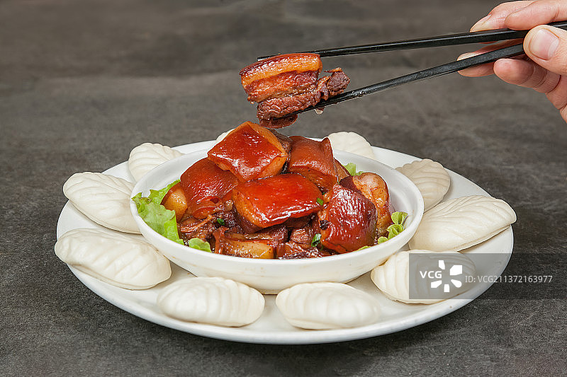 中餐美食-荷叶饼红烧肉图片素材