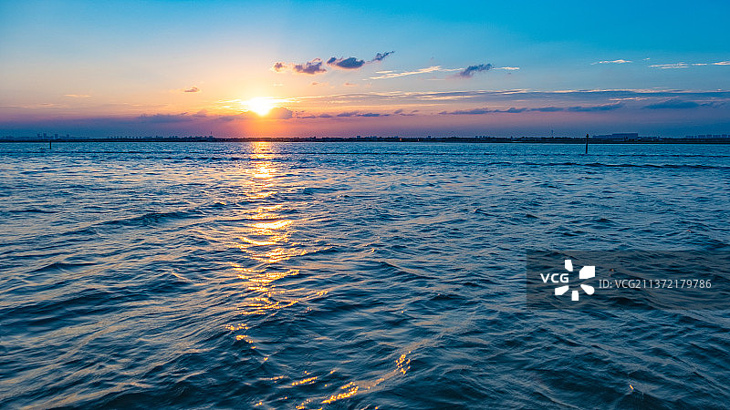 阳澄湖夕阳时分图片素材