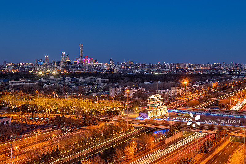 节日的古老和现代的对话图片素材