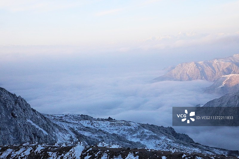 轿顶山的云海图片素材