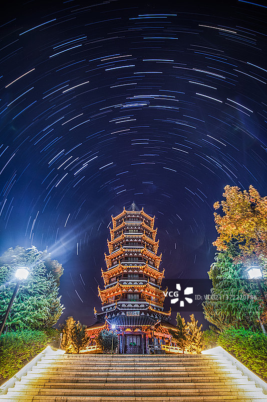 安徽芜湖湾沚东湖公园楚风塔星轨图片素材