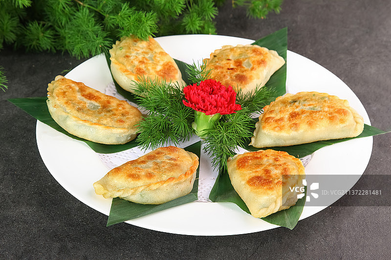 中餐美食-韭菜盒子图片素材