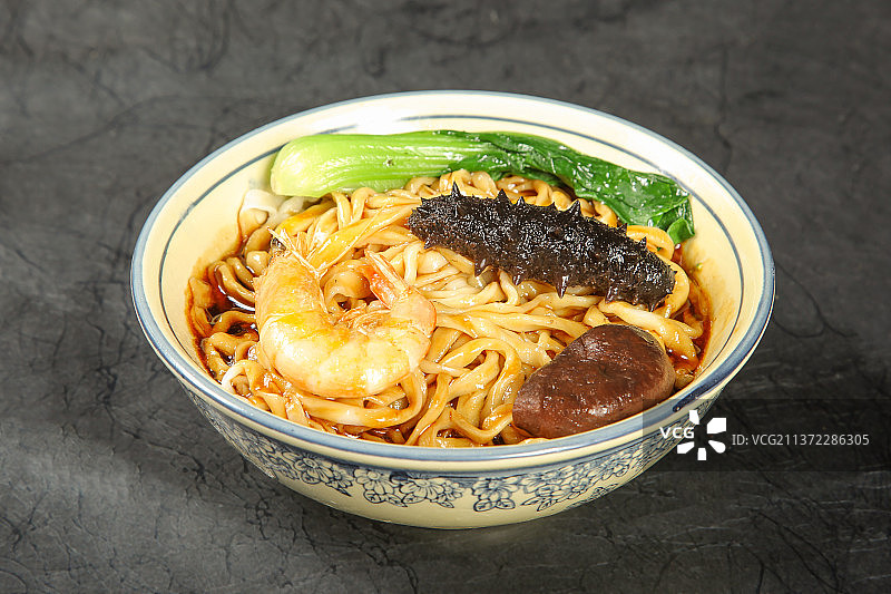 中餐美食-海鲜卤面图片素材