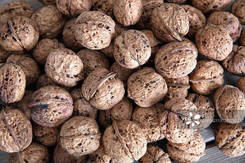 大量的干果核桃背景图片素材