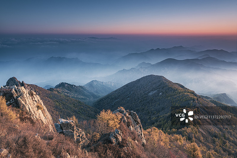 雾灵山晨曦图片素材