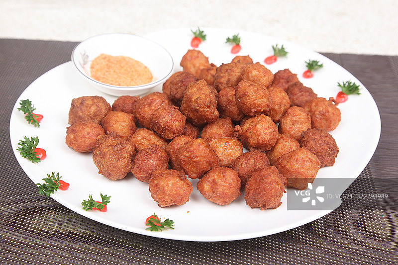 中餐美食-干炸丸子图片素材