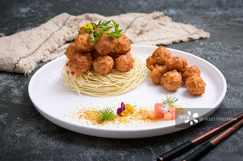 中餐美食-干炸丸子图片素材