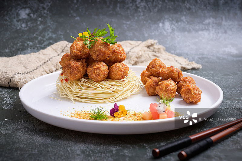 中餐美食-干炸丸子图片素材