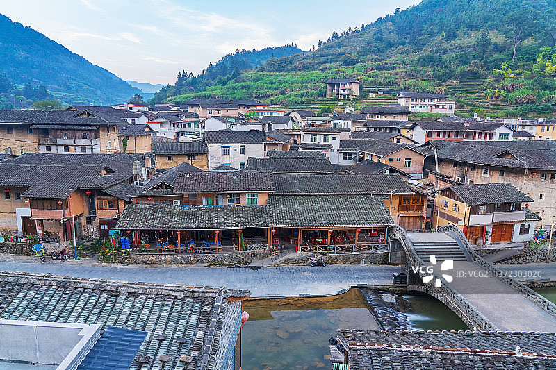 中国福建省厦门市山区的土楼古建筑群和旅游风光图片素材