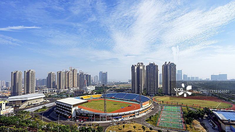 《蓝天下的体育中心》图片素材