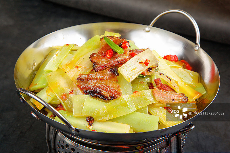 中餐美食-干锅青笋腊肉图片素材