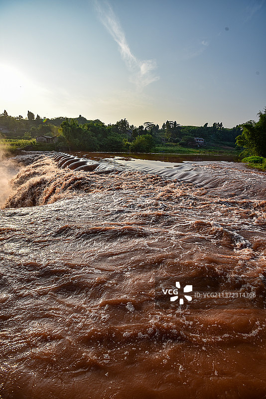 四川省内江市东兴区陡坎瀑布图片素材