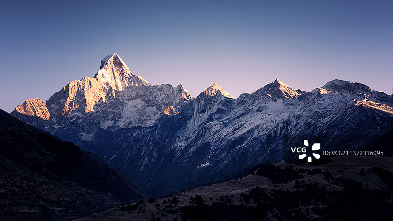 日照金山图片素材