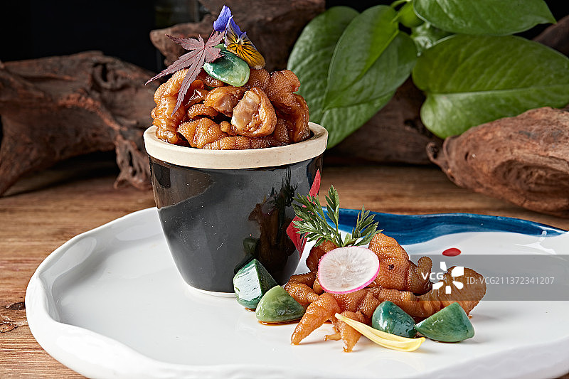 腌渍腊八蒜脱骨凤爪图片素材