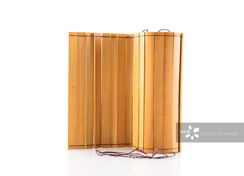 白背景上的空白竹简图片素材