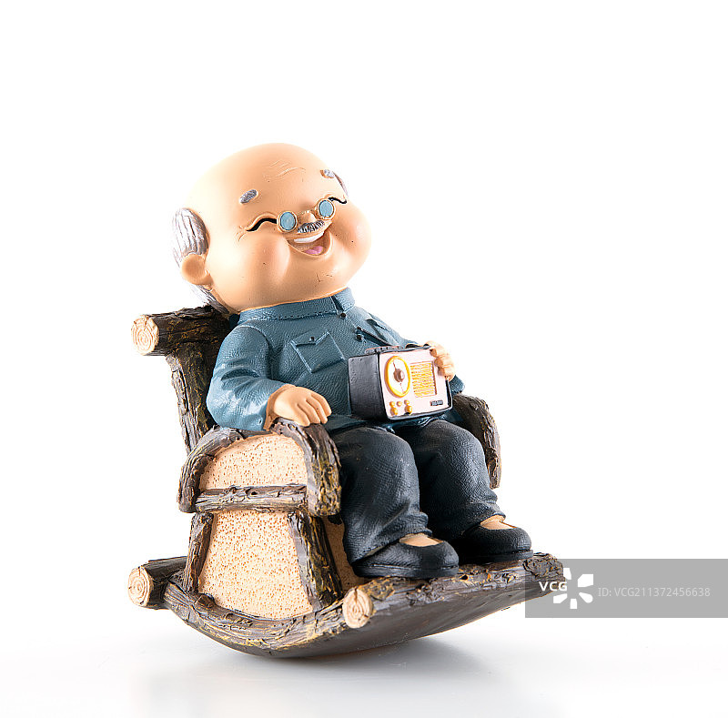 老爷爷树脂模型在白背景上图片素材