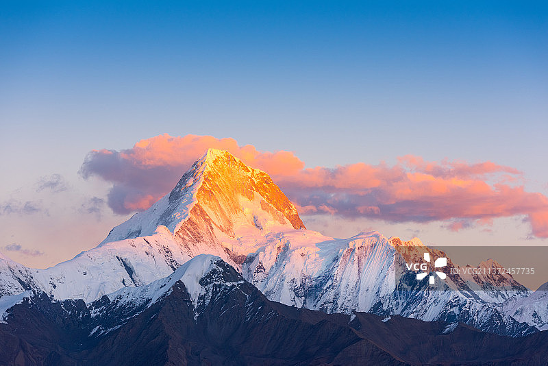 西藏，川西，贡嘎山，日照金山图片素材