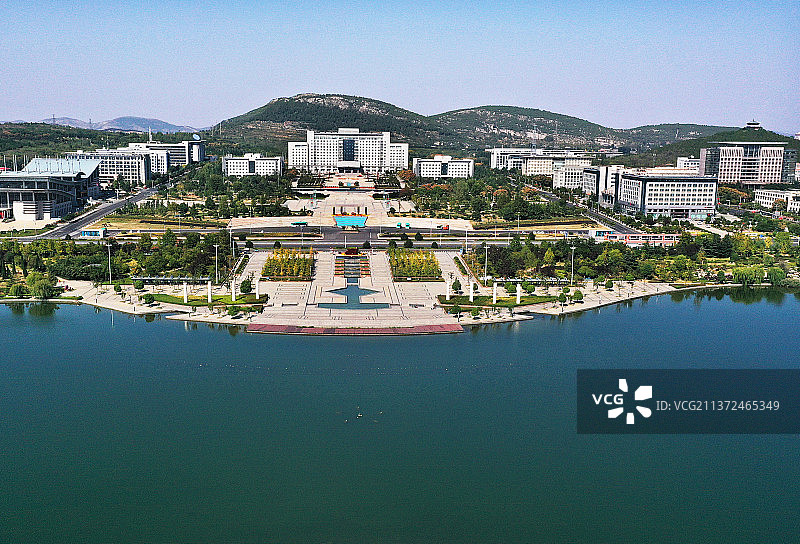 山东枣庄凤鸣湖城市公园风光图片素材