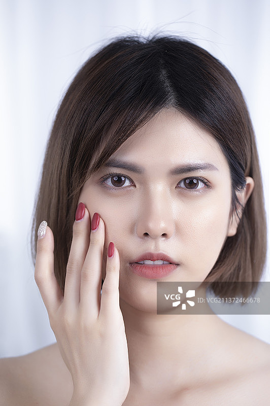 美女脸部护理图片素材