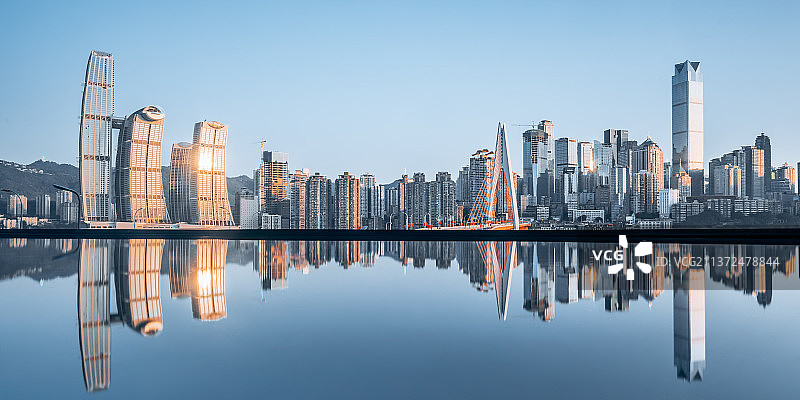 中国重庆城市高楼风光水面倒影风光图片素材