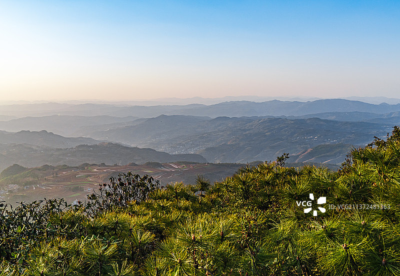 山顶的风景图片素材