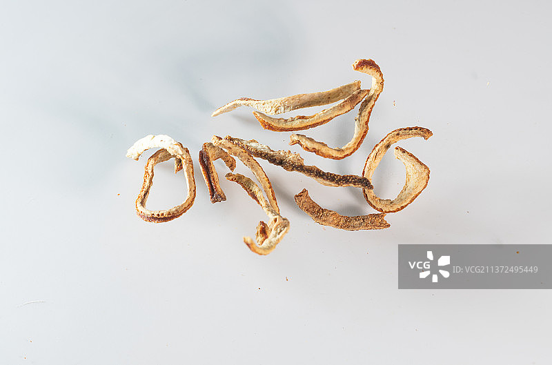 白色背景跳动的香料原材料陈皮广告素材图片素材