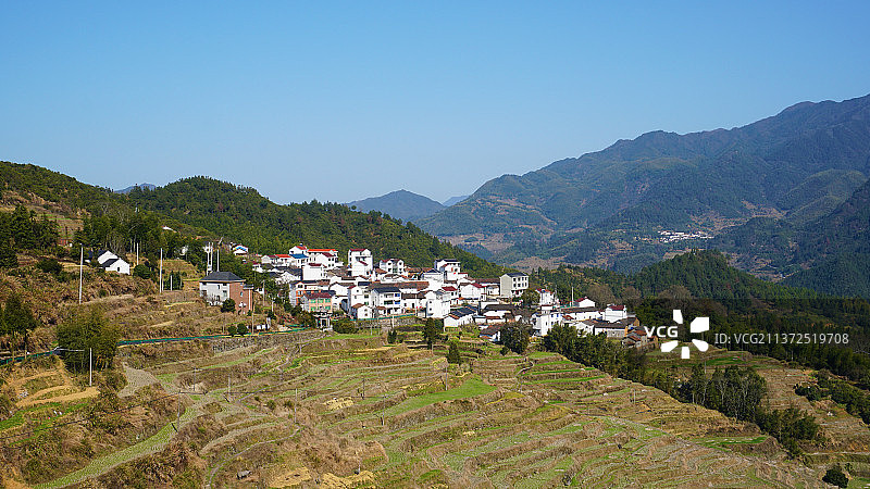山村与梯田图片素材