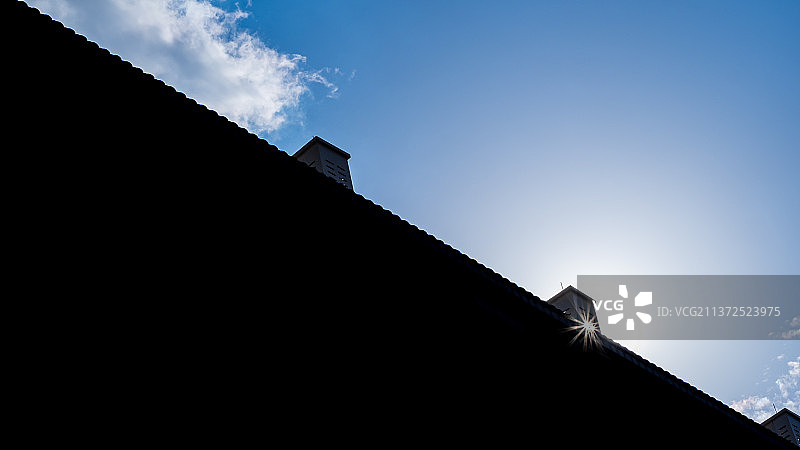 屋顶的阳光图片素材