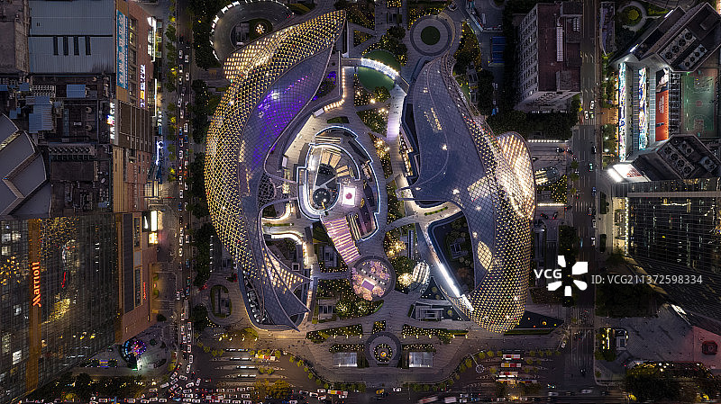 双鱼戏天环（天环广场）图片素材