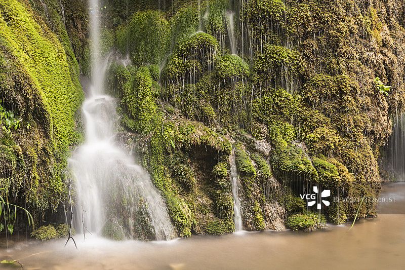 飞瀑流泉——河南   洛阳市   栾川县    潭头镇    重渡村图片素材