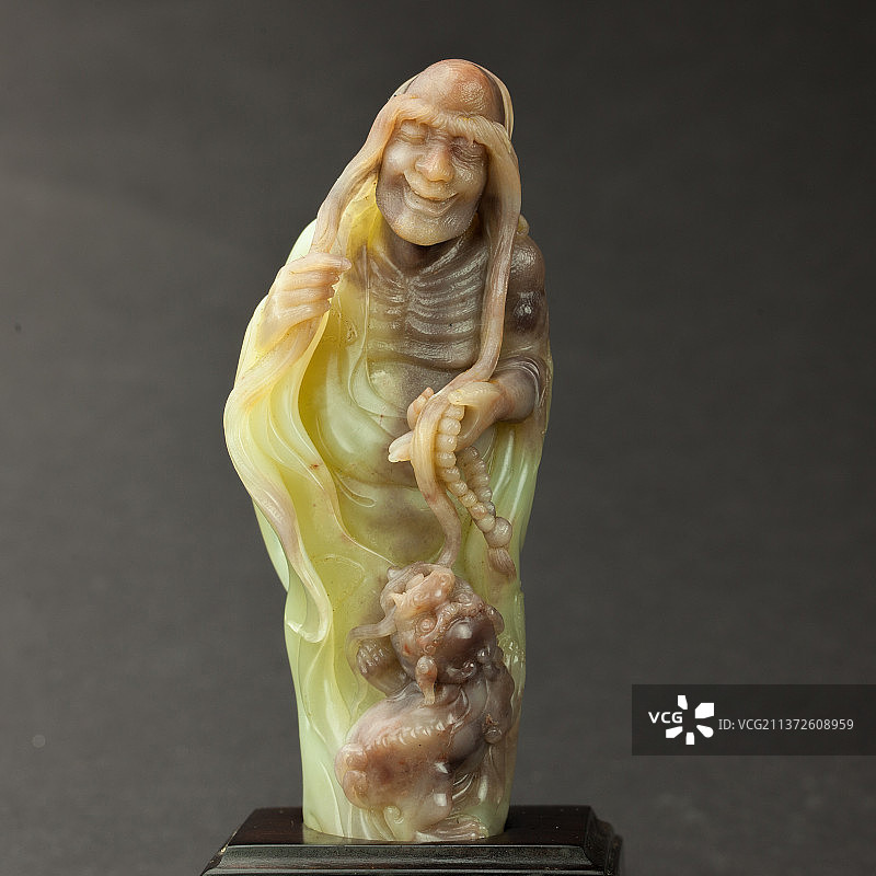 寿山月尾绿石长眉罗汉摆件图片素材