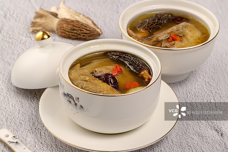 羊肚菌淮山乳鸽汤图片素材