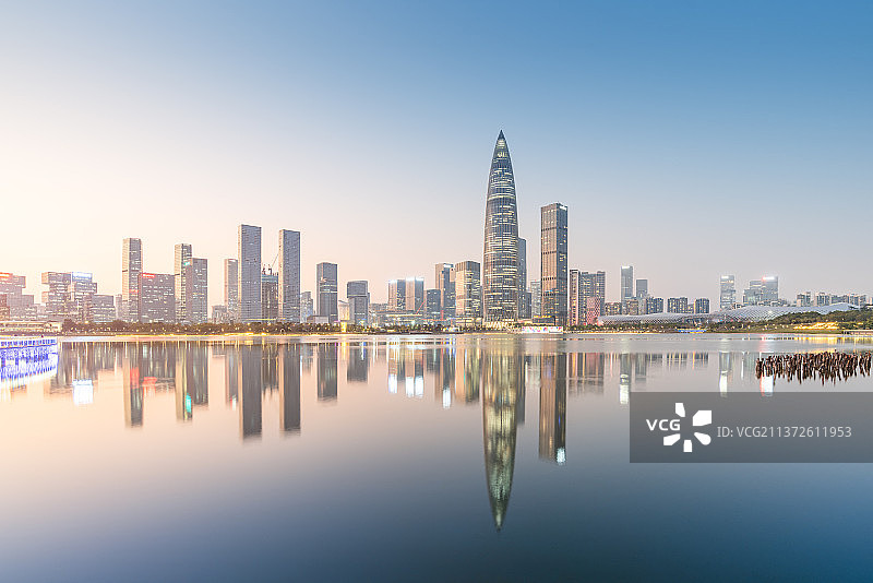 深圳南山区后海人才公园和中国华润大厦城市风光图片素材