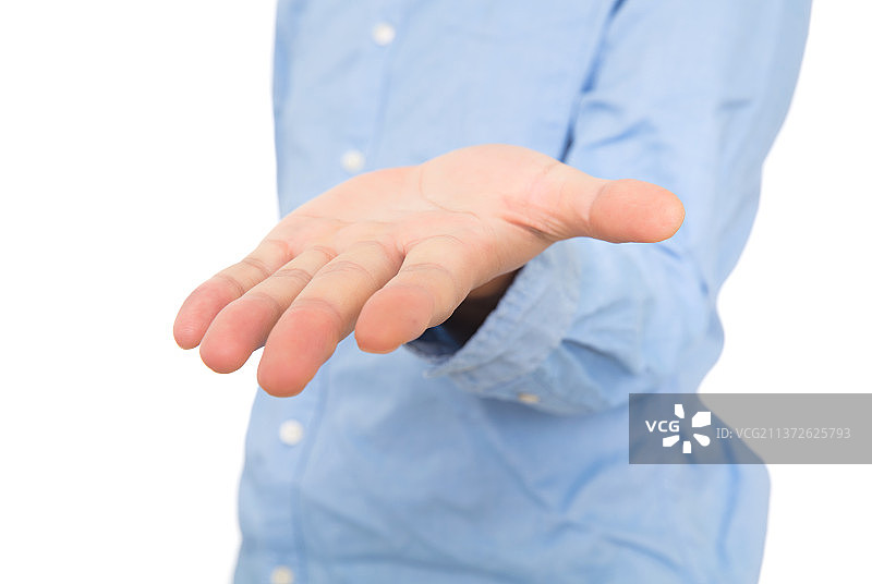 蓝色衬衣男士手面朝上伸出手掌图片素材