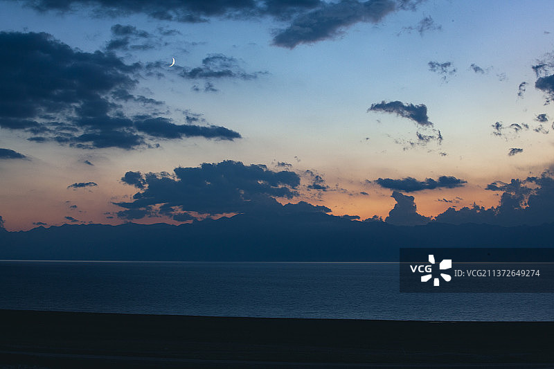 赛里木湖的夜色图片素材