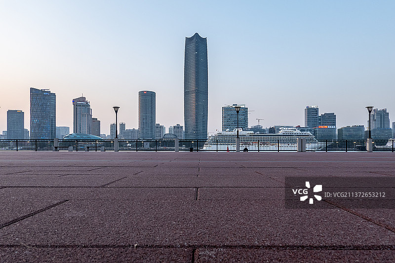 上海滨江大道城市景观步道图片素材