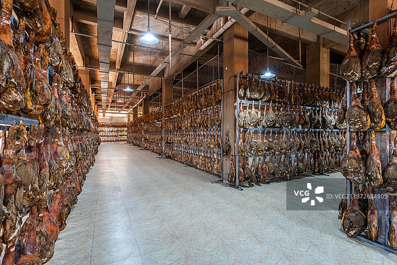 整齐呈列的特色美食宣威火腿图片素材