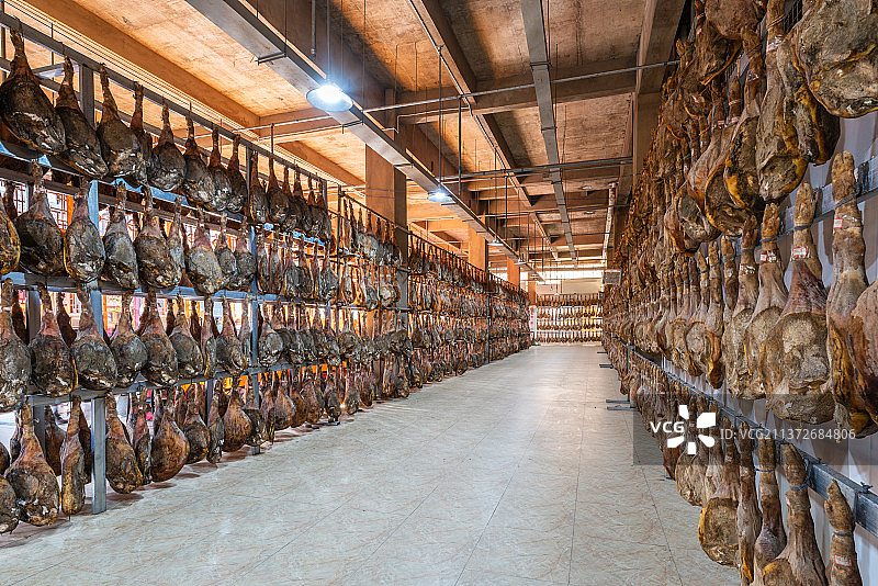 整齐呈列的特色美食宣威火腿图片素材