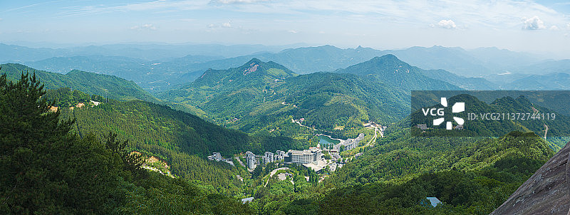 湖北黄冈罗田大别山薄刀锋风景区初夏风光图片素材
