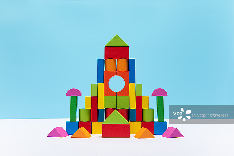 彩色积木创意拼搭图片素材