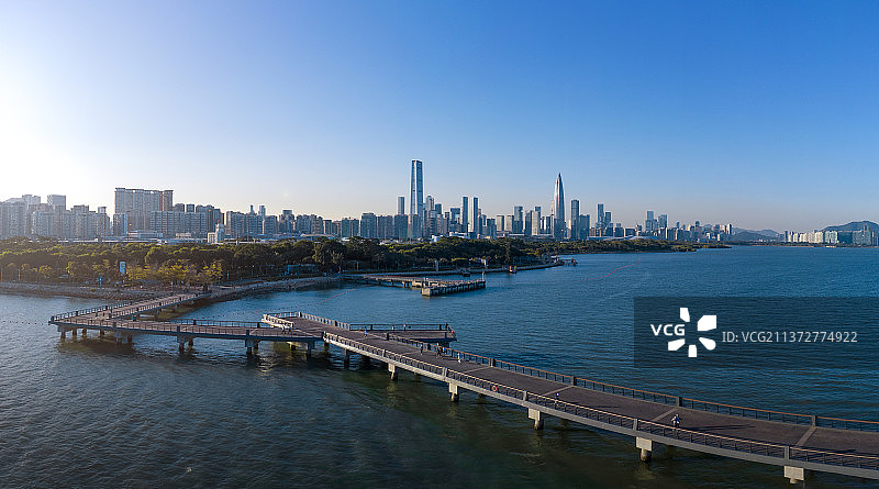 深圳湾公园景观栈桥航拍夕阳夜景全景图片素材