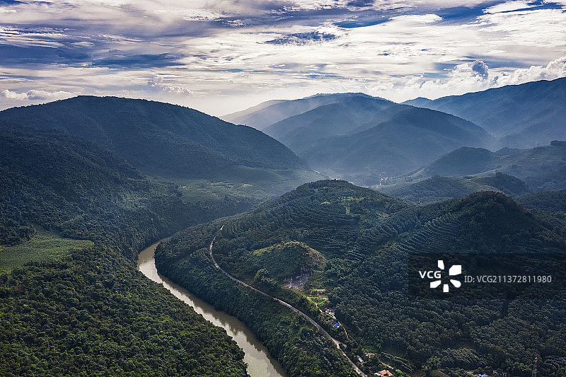 云贵高原热带气候山脉河流图图片素材
