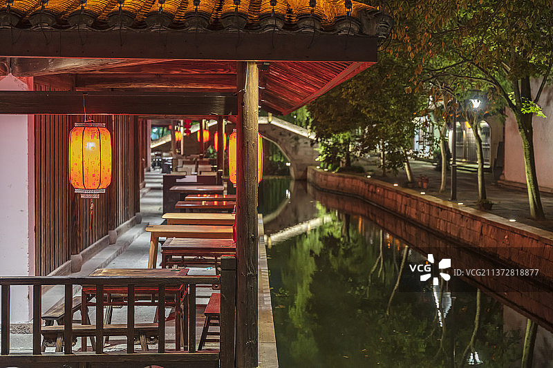 浙江绍兴柯岩风景区柯岩鲁镇夜景图片素材