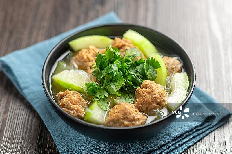 家常菜冬瓜丸子汤特写图片素材