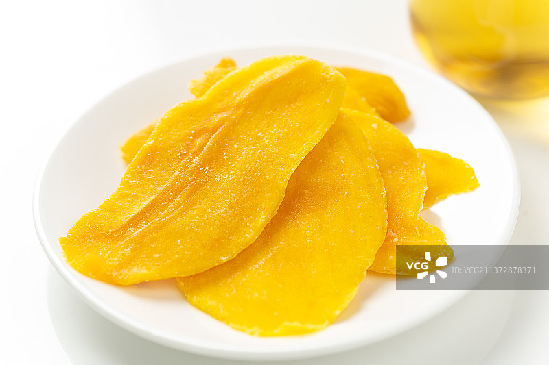 芒果干特写白色背景图片素材