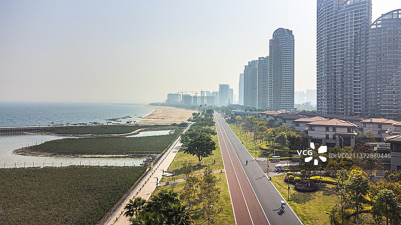 厦门滨海旅游浪漫线彩虹沙滩和湿地红树林图片素材