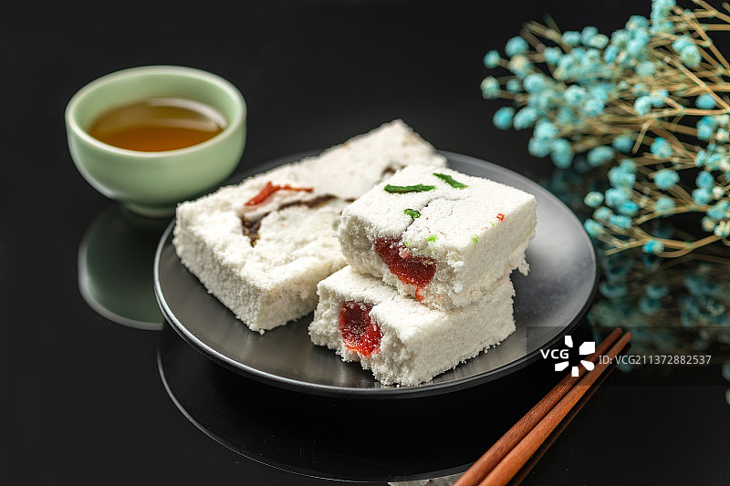 糕干特写黑色背景图片素材